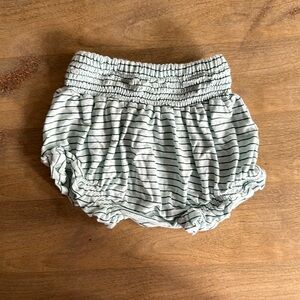Kate Quinn bubble shorts